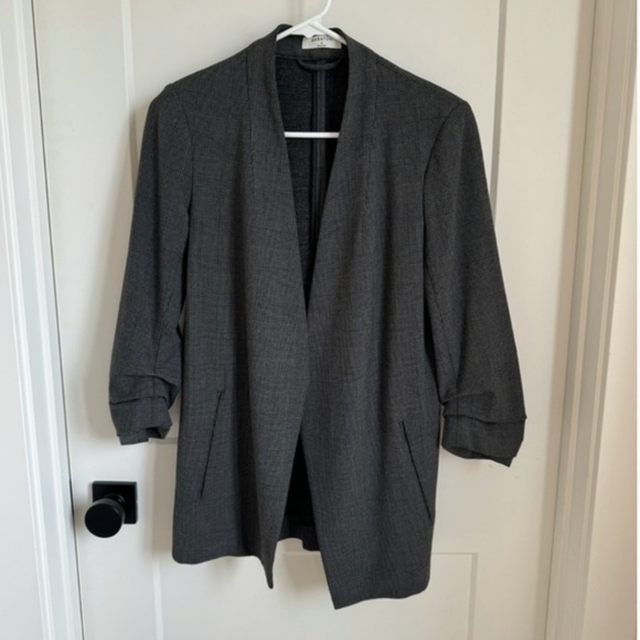 Aritzia Babaton Macauley Blazer - Picture 5 of 5